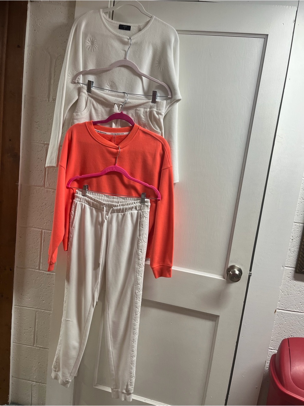 4 pc bundle! 2 tops/2bottoms